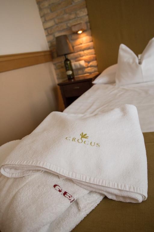 Crocus Gere Bor Hotel Resort&Wine Spa Villány Zimmer foto